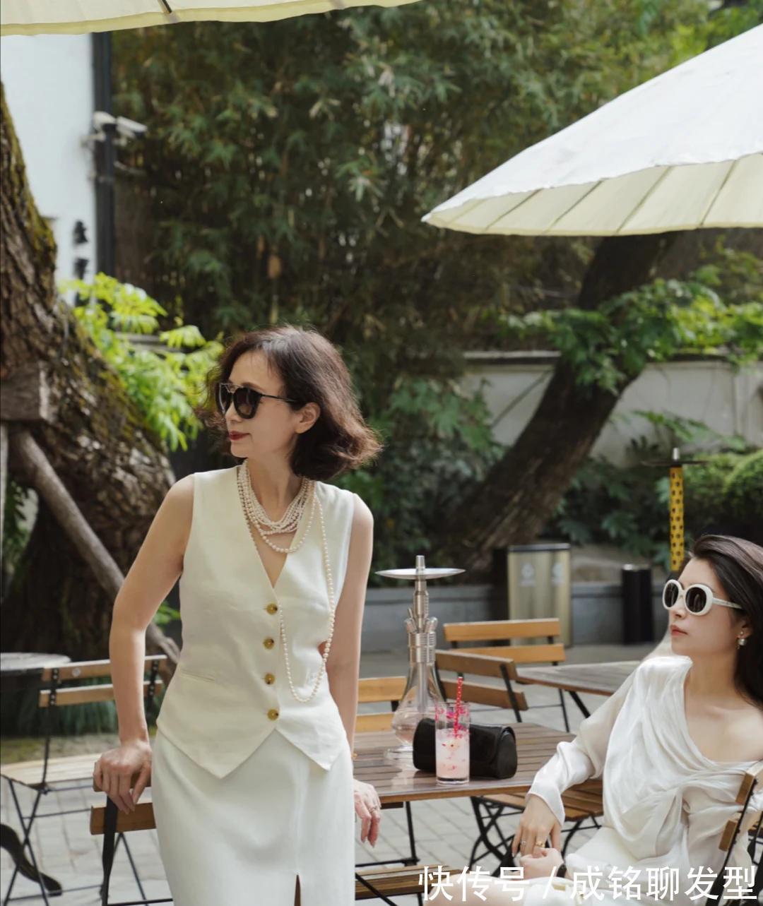 三木博主|奔六的女人穿搭有讲究,学三木博主妈妈的穿搭,看不出已经58岁