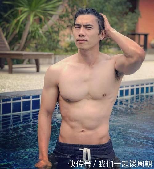 肌肉|居家型男更是肌肉靓仔,性感的人鱼线撩人心弦,胸肌和腹肌也圈粉