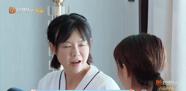 月子中心|李艾生孩子脐带绕颈顺产侧切,月子餐还有火龙果,米饭好大一碗