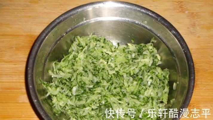 木耳|三伏天,用它包饺子,没肉也好吃,清香不油腻,一周吃五次不嫌烦