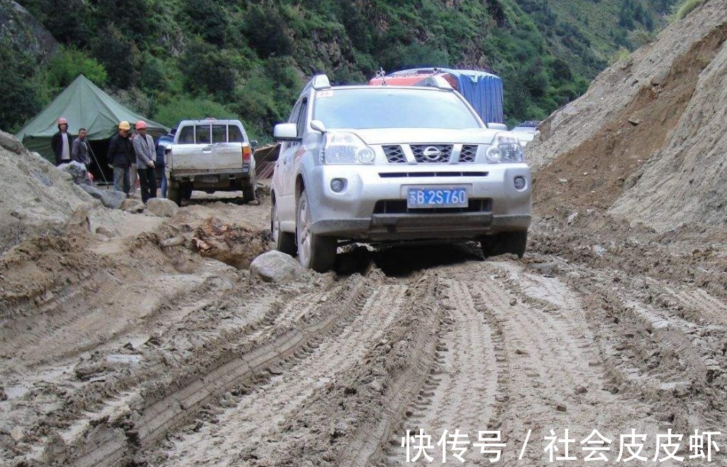 烫手山芋|川藏线上都是被丢弃的车为啥没人捡？当地人：烫手山芋啊