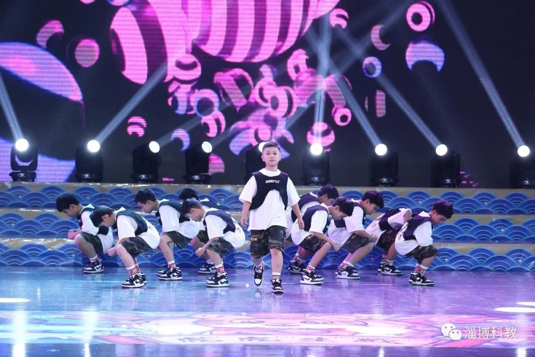 大幕拉開！2022跨年盛典開啟錄制！一起為孩子們加油！