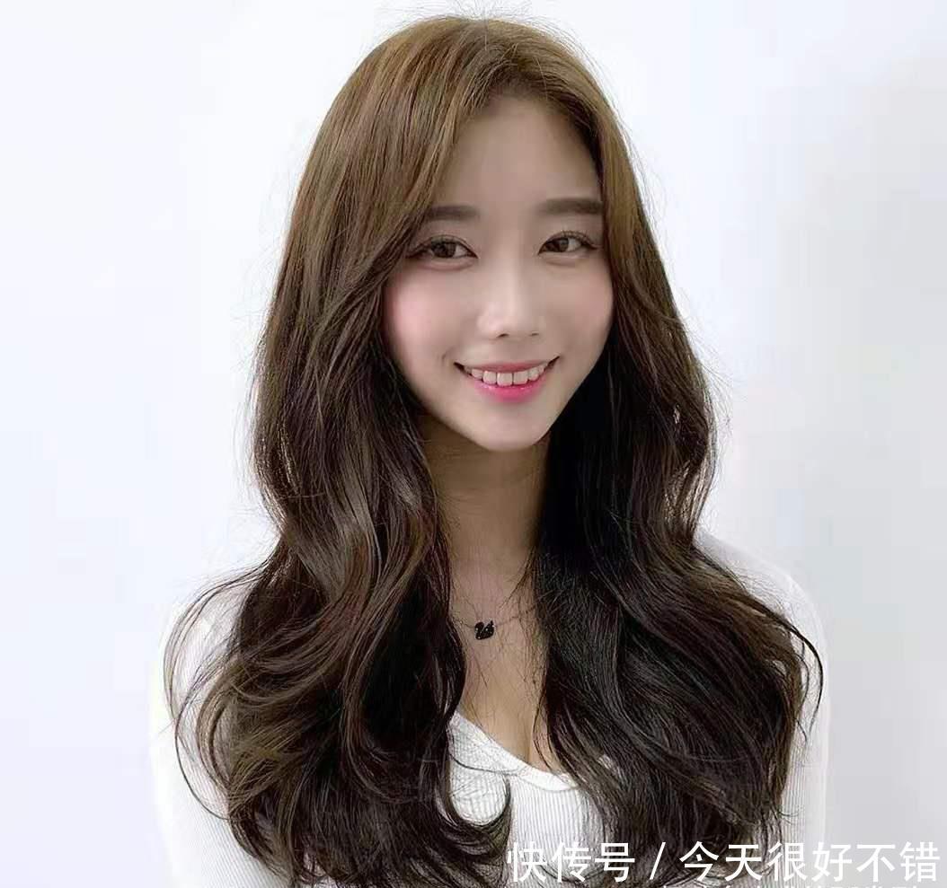 长发|女人是留长发好看,还是短发好看?只要你喜欢,别人看着好看就香