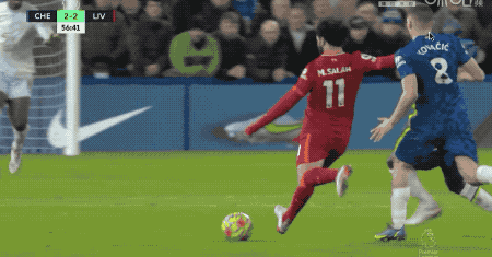 失誤|2-0到2-2 英超17億火爆對決 超低級失誤+世界波 隊長跪地絕望嘶吼