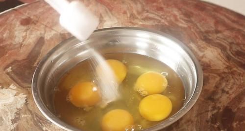  烹饪|看饭店大厨是怎样做“西红柿炒蛋”的？烹饪技巧很棒，拌饭就是香