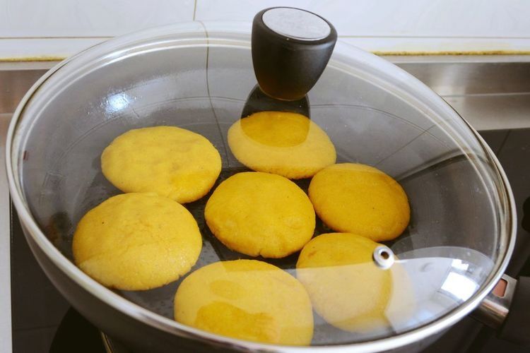 自制玉米饼，多吃粗粮对身体好，做法简单，香甜可口