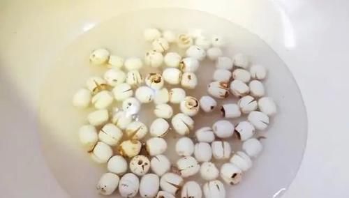 失眠最怕这小果，30一斤，这样做每天吃几个，养心安神助睡眠