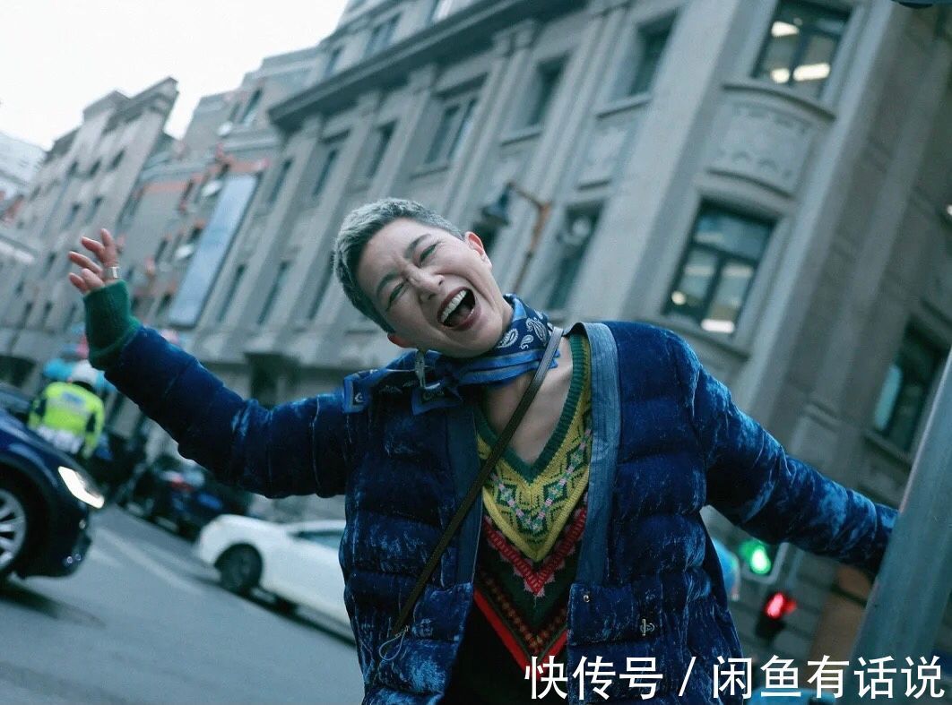 衣服 60岁奶奶把400多一套的衣服,穿出高定感,终于明白气质与钱无关