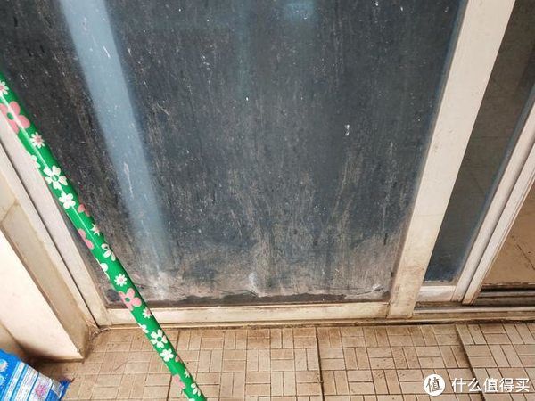 吊灯|建议大家:不管再节俭,这7件旧东西该扔就扔,一点都不用心疼