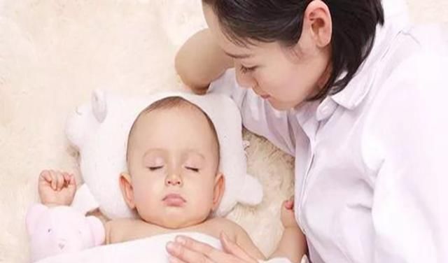 睡眠|宝宝一般会经历四个“睡眠倒退期”,教你三招,轻松助娃度过
