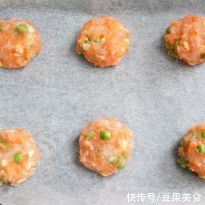 豌豆|把全家人征服的芝士拉丝鱼肉饼,好吃到过分