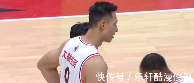 广东男篮|周鹏无奈、杜锋恼怒，到底发生了什么