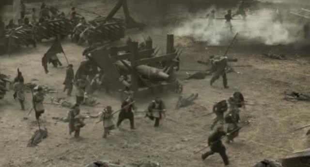 士兵|第一排的士兵明知必死,为何还抢着上原因有2,换你的话你也上