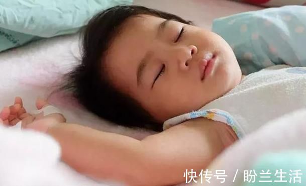 奶奶|妈妈带娃猛长个子,奶奶带娃就不长了?偷走娃身高“元凶”抓到了