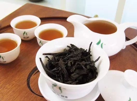揭秘隔夜茶的11种养生妙用