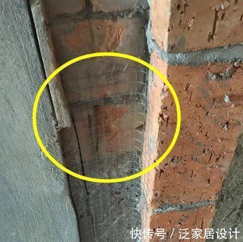 家里砌墙,一定要叫师傅贴上钢丝网,聪明人都知道,用50年没问题