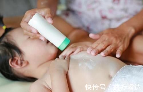 爽身粉|三个月的宝宝“淹脖子”,原来是它们惹的祸,宝妈们可别再用了