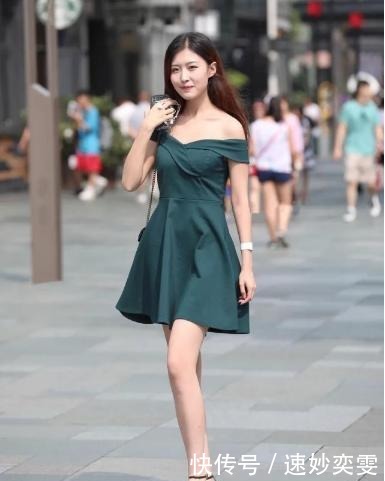 时尚|墨绿色一字肩连衣裙搭配厚底凉鞋,清新高雅,时尚复古