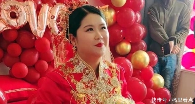 安徽一女子嫁非洲黑人,婚礼现场喜庆祥和,父母喜笑颜开很满意