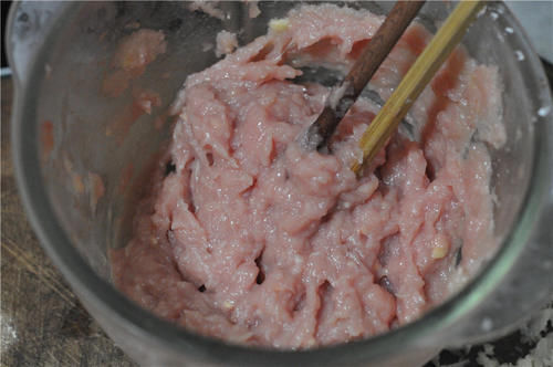 做肉饼加点它，立刻好吃10倍，锁水提鲜清爽无渣，又香又嫩！