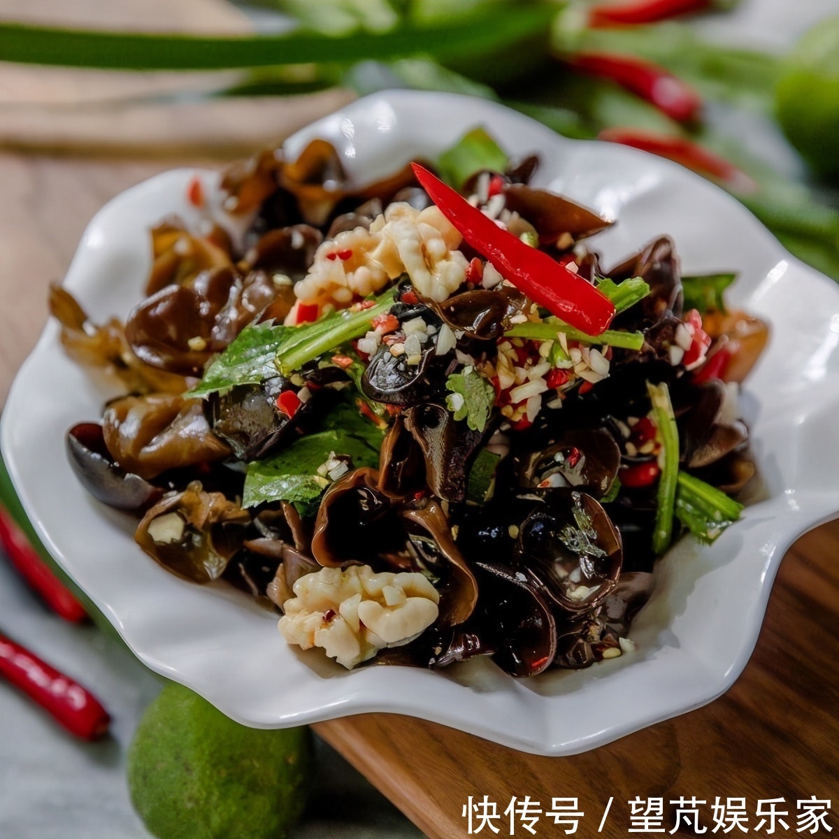 蛏子|女性到了中年，适合吃3种美食，美白护肤，排毒抗衰，缓解疲劳