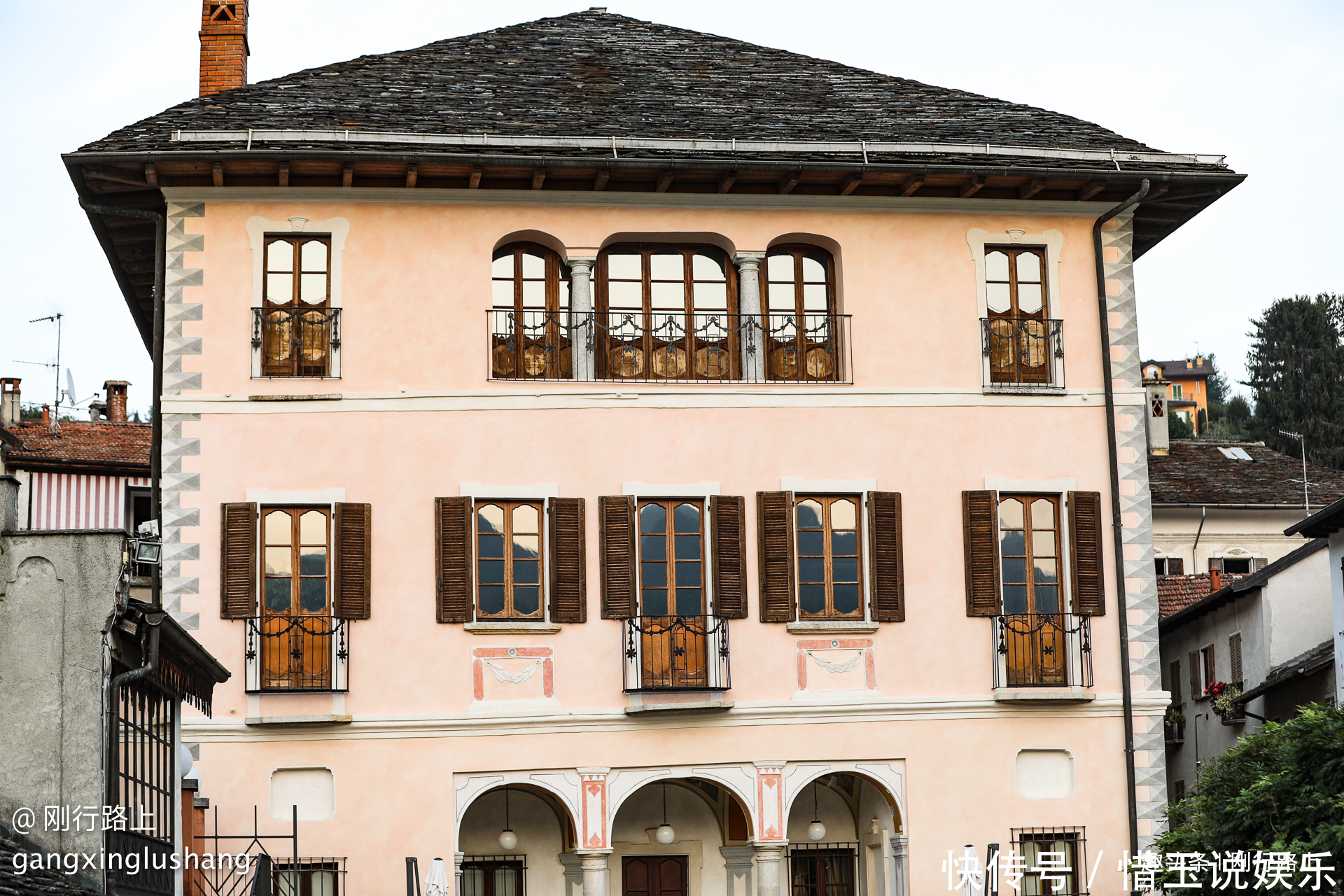 意大利奥尔塔圣朱利奥小镇，时间停滞，回到中世纪寻回真爱之地