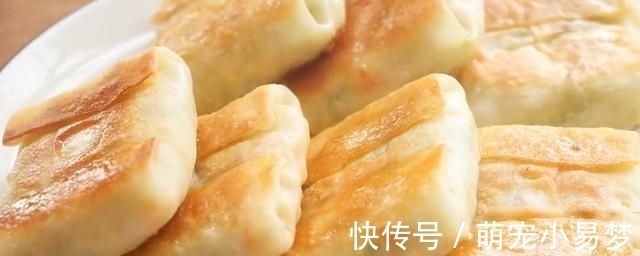 我家最爱的懒人早餐饼,15分钟就搞定,又香又脆,一次能吃五个
