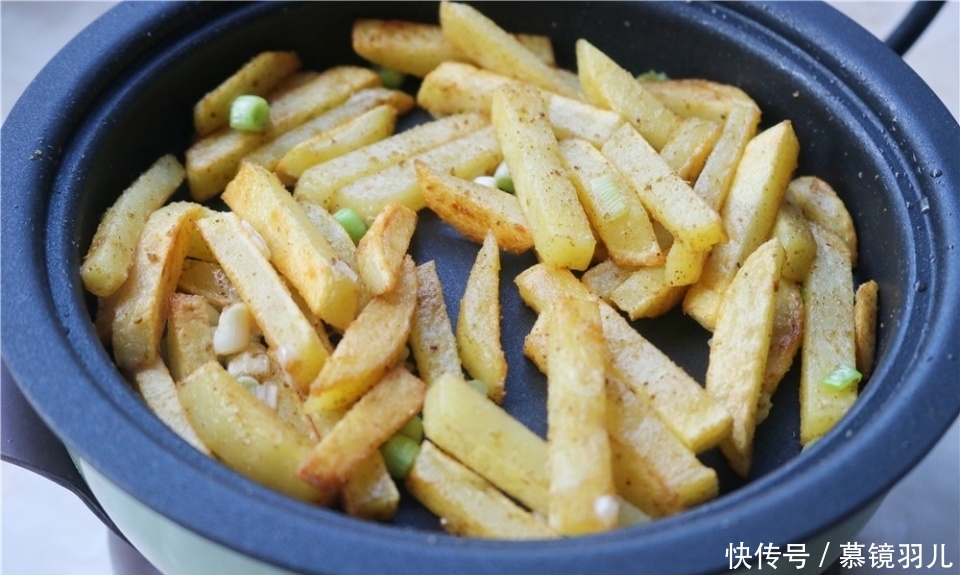 薯条|比薯条好吃的土豆做法,简单快手,5分钟出锅,太香了
