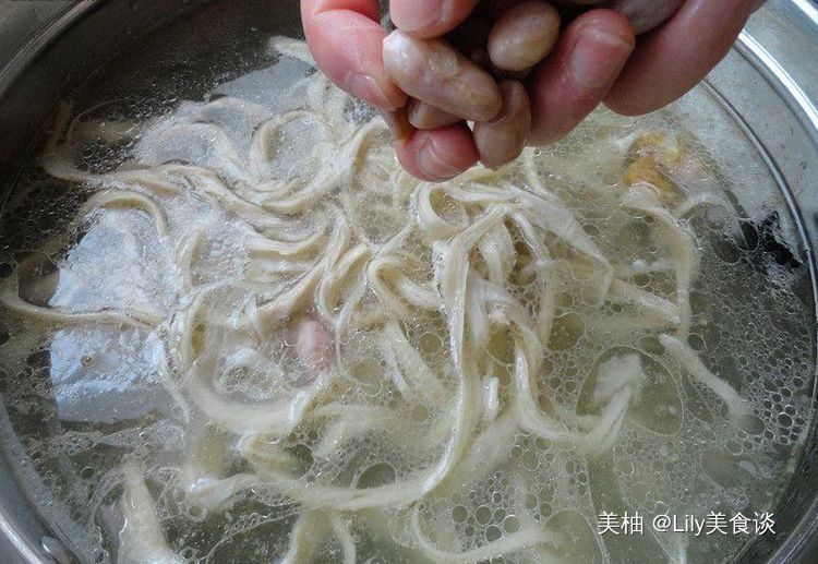 面筋|冬天不喝这碗汤可惜了，一大碗下肚暖胃又暖身，还补钙、增强体质