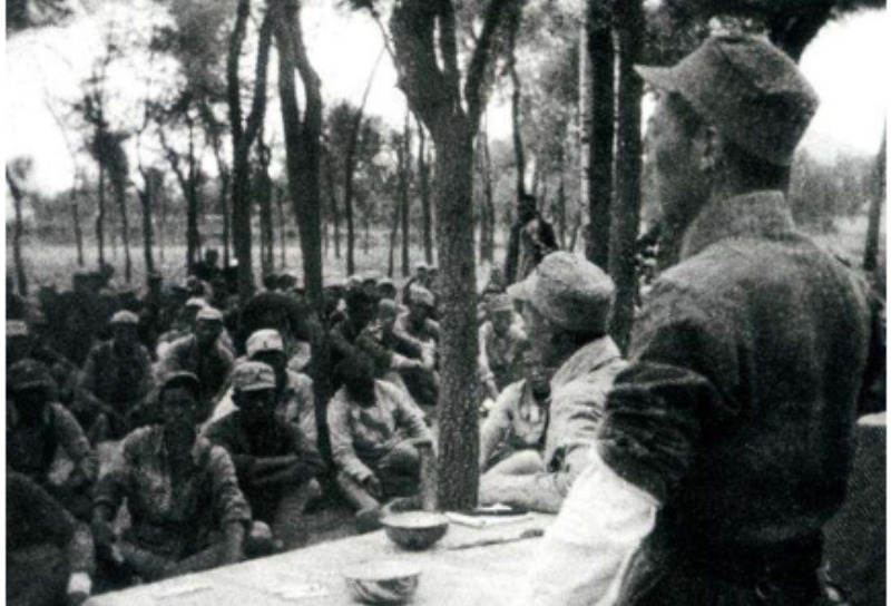 著名|他身经百战，九死一生，王近山问他打过多少次仗，他回答7个字