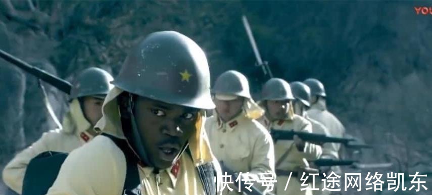季军|抗日神剧:黑人小伙伪装不成,亮出奥运马拉松季军身份,成功逃脱