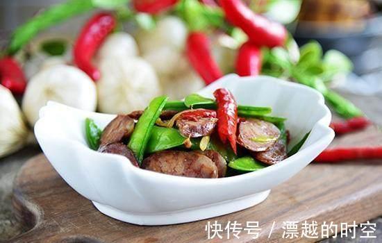 精选美食推荐香辣水煮金针菇，生爆盐煎肉，椒香嫩牛肉的做法