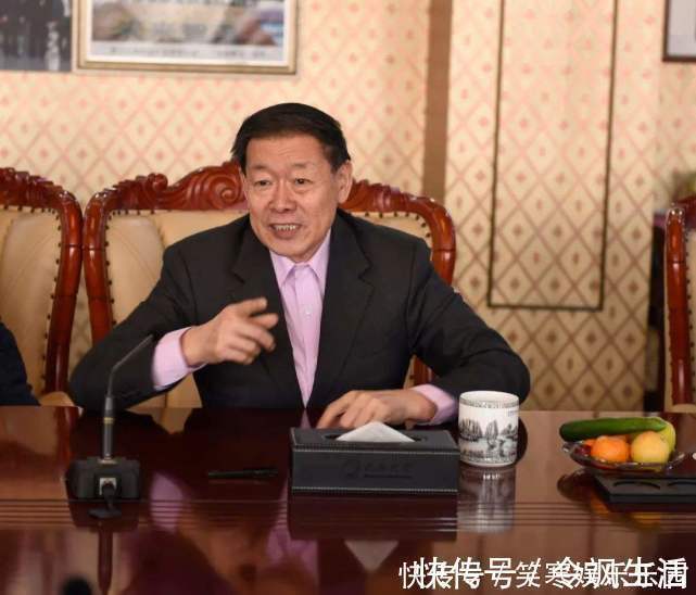 张士平|给16万员工建半价房,拥有20多个发电厂,年营收3千多亿却不上市