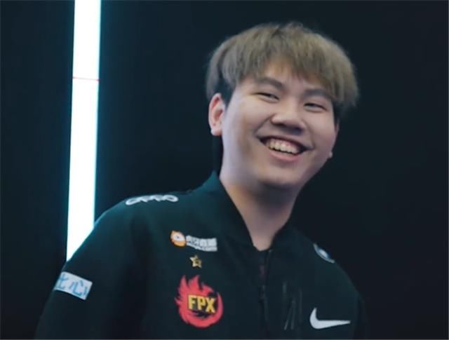 bo遇fpx队员还主动搭话,却被小天直接秒了,只回他一句"可惜"