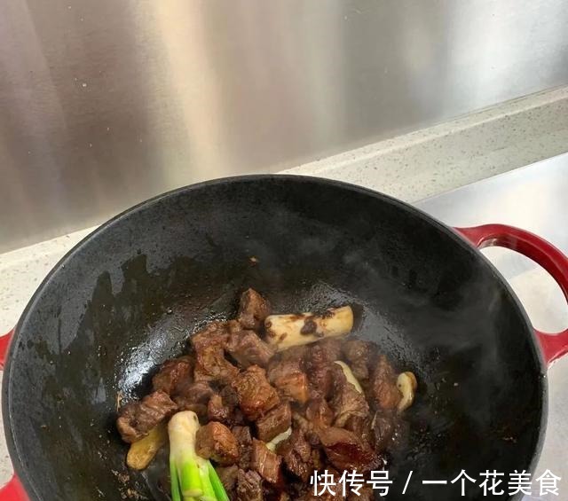 食牛腩|时光分两半，一半好消磨，一半食牛腩！
