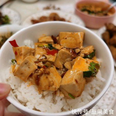 下饭神器麻婆豆腐，拌饭还能吃三碗