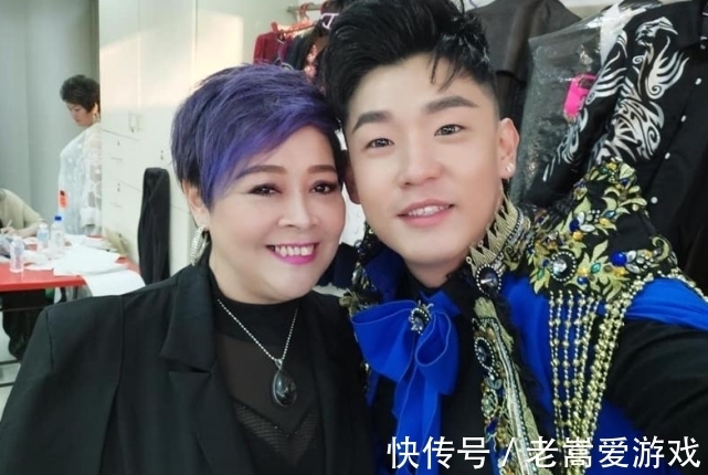 李菱|46岁华人歌手李菱因新冠去世,生前还曾接种疫苗,女儿深夜发文