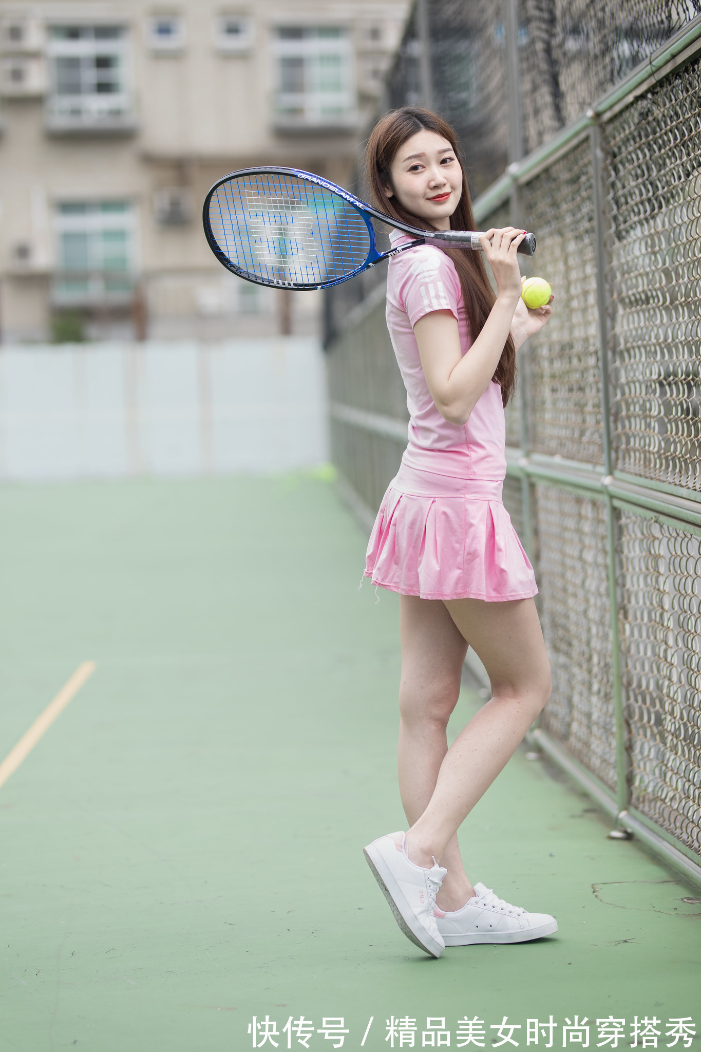 粉色|粉色运动套装,甜美的运动风十足,整体粉色的色系减龄又时尚