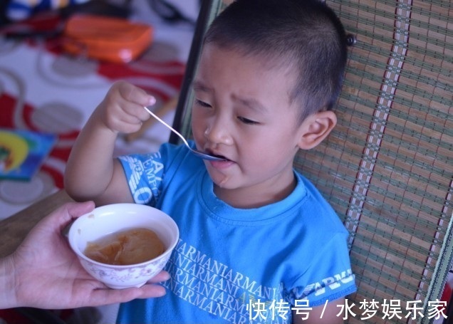 脾虚|医生坦言冬天孩子常喝两种粥,脾胃好、不咳嗽,一冬都很少生病