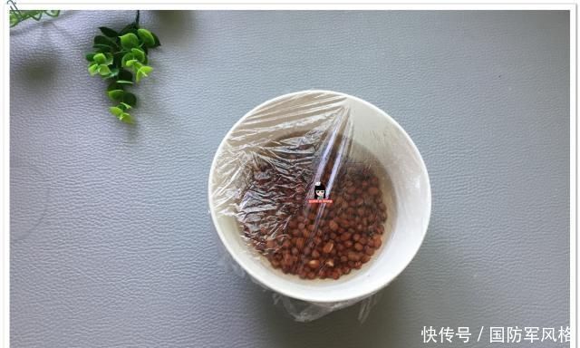 电饭煲红豆发糕,这样做不用揉面,不用擀面,好吃还简单