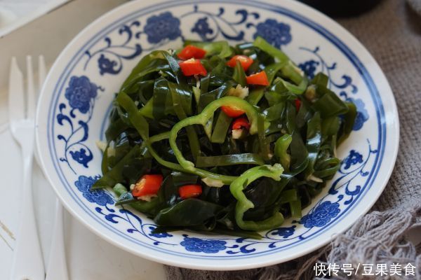 凉拌海带苗健康营养、不油不腻，一家人晚饭吃真舒服