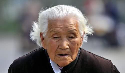 经常染发会有哪些危害？尤其是5类人不听劝，早晚都会吃亏