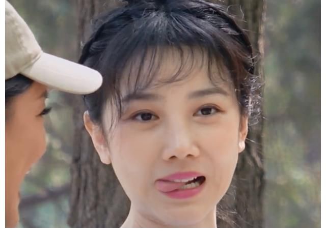 生态公园|陈小纭去相亲角，因学历低进不了相亲群，她反应太真实了