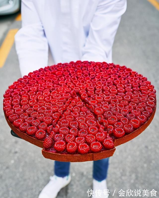 法国有个烘焙师，他做的甜品，简直是强迫症的福音