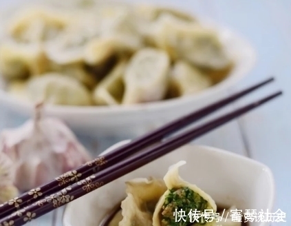 秋天一定不要错过这菜，用来做饺子馅，鲜嫩美味，韭菜馅都不如它