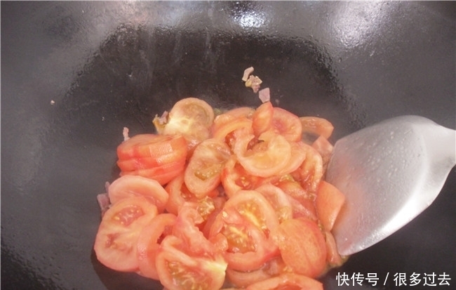 鸡蛋此做法,营养全面吃不胖,口感蓬松嫩滑,像云朵一样漂亮