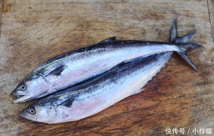 炖鱼时,加酒加醋去腥是大错特错教你最好吃做法,上桌就抢光