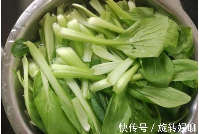 一日三餐|吃一次等于吃5包泡面,医生从不喂自己孩子吃,就怕积食不长个