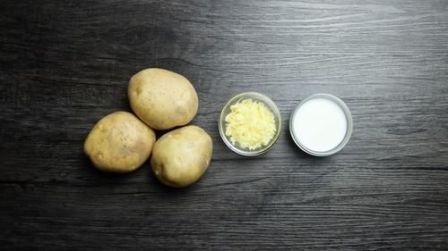 可乐饼|我家土豆从来不炒着吃，简单一做变成小点心，香甜酥脆，全家爱吃