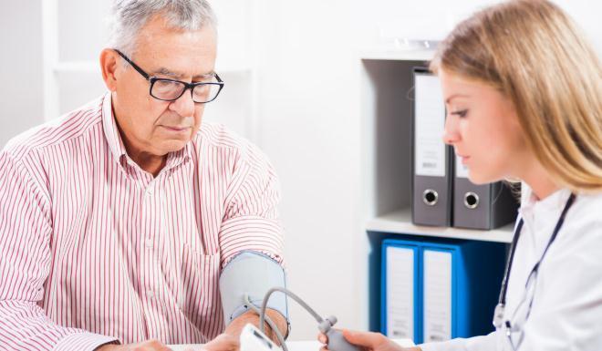 测量血压|预防高血压并不复杂，掌握这些知识就可以，就看你愿不愿意去做